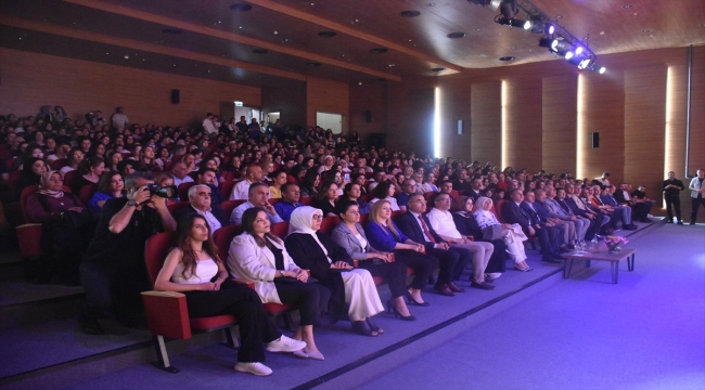 Adana'da lise öğrencilerinden "7 Ses 7 Nefes" konseri