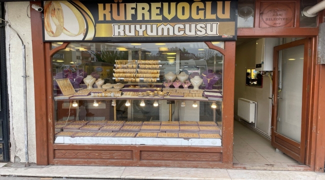 Ağrı'da kuyumcudan hırsızlık anı kameraya yansıdı