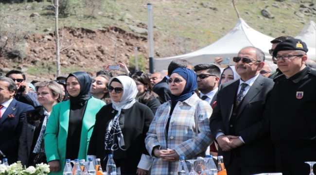 Bakan Akar, Talas Belediyesinin 100'üncü yıl Zincidere Mesire Alanı Açılışı'na katıldı