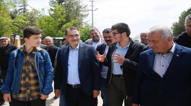 Bakan Dönmez, Eskişehir'in Alpu ilçesinde vatandaşlara hitap etti