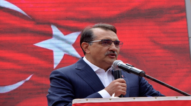 Bakan Dönmez, Söğüt'te vatandaşlara hitap etti