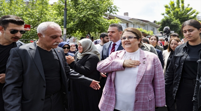 Bakan Yanık, Kuştepe'de Roman kadınlarla bir araya geldi