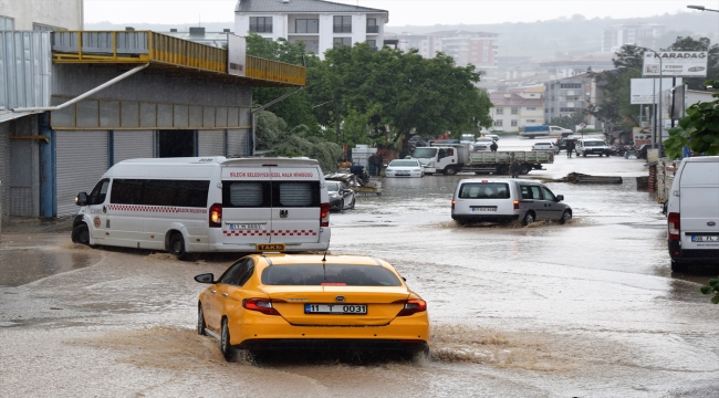 Bilecik'te şiddetli yağış hayatı olumsuz etkiledi