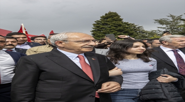 Cumhurbaşkanı adayı ve CHP Genel Başkanı Kılıçdaroğlu, Anıtkabir'i ziyaret etti