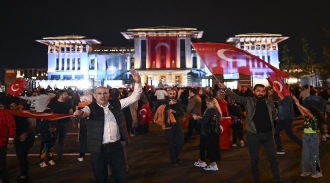 Cumhurbaşkanı Erdoğan, Cumhurbaşkanlığı Külliyesi'nde vatandaşlara hitap etti