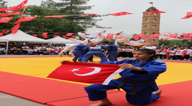 Doğu ve Güneydoğu'da 19 Mayıs Atatürk'ü Anma, Gençlik ve Spor Bayramı kutlandı