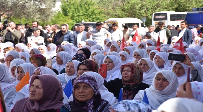 Enerji ve Tabii Kaynaklar Bakanı Dönmez, Mihalgazi'de vatandaşlara hitap etti