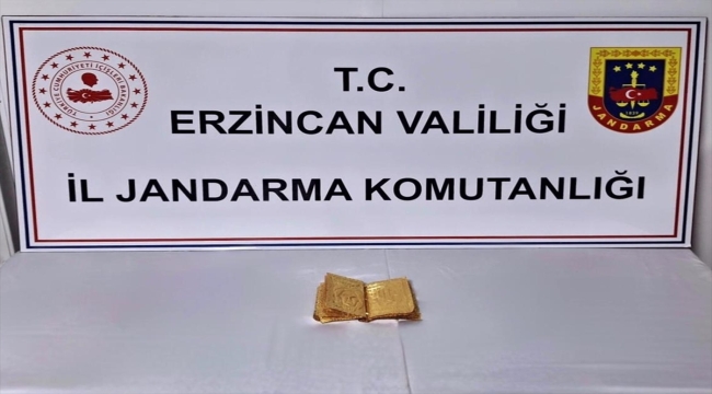 Erzincan'da tarihi eser olduğu değerlendirilen 24 ayar altın kitap ele geçirildi 