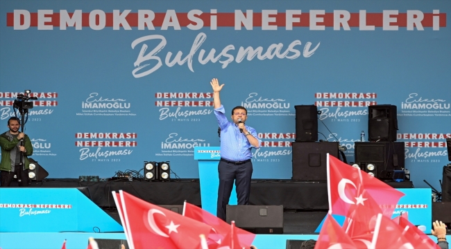 İBB Başkanı İmamoğlu, partisinin sandık görevlileriyle bir araya geldi