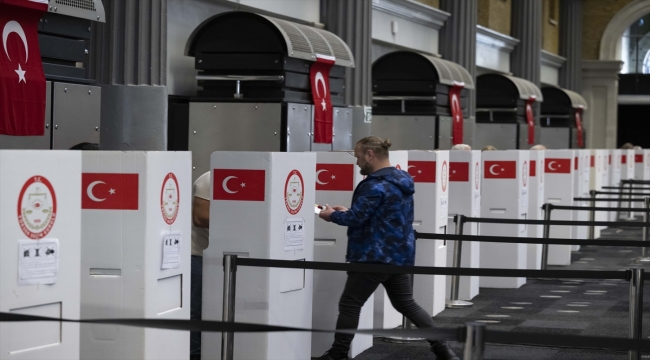 İngiltere'de, Türkiye'deki 14 Mayıs seçimleri için oy kullanma işlemi sürüyor