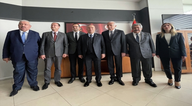 İstanbul'dan seçilen milletvekilleri mazbatalarını almaya başladı