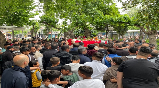 İzmir'de uyarı ateşi sonucu ölen kişi son yolculuğuna uğurlandı