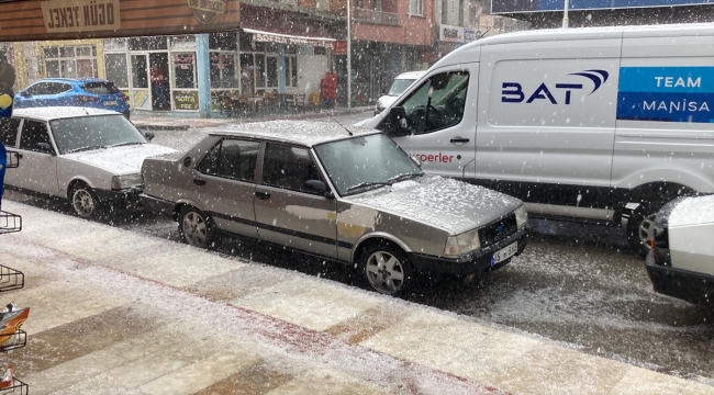 İzmir ve Manisa'da sağanak ve dolu etkili oldu