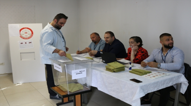 Kosova'da Türkiye'deki Cumhurbaşkanı Seçimi'nin ikinci tur oylaması başladı