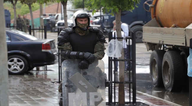 Kosova'nın kuzeyindeki protestolar kısa süreli gerginliklere rağmen sakin geçti