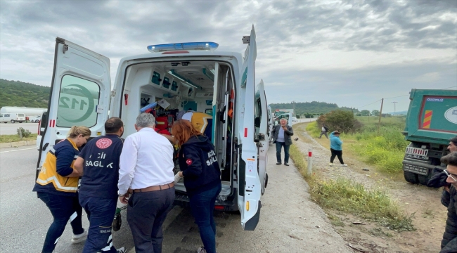 Manisa'da zincirleme trafik kazasında 12 kişi yaralandı