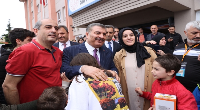 Sağlık Bakanı Fahrettin Koca, oyunu Üsküdar'da kullandı