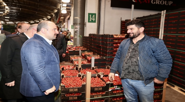 Sanayi ve Teknoloji Bakanı Varank, Bursa Kent Hali esnafıyla buluştu