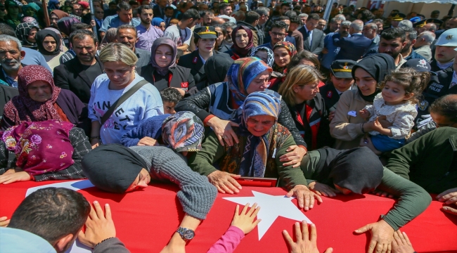 Suriye'de şehit olan polis memleketi Osmaniye'de son yolculuğuna uğurlandı