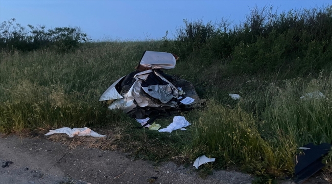 Tekirdağ'da otomobil ile kamyonetin çarpıştığı kazada nişanlı çift hayatını kaybetti 