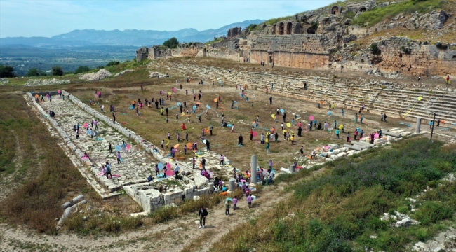 Tlos Antik Kenti'nde uçurtma şenliği yapıldı