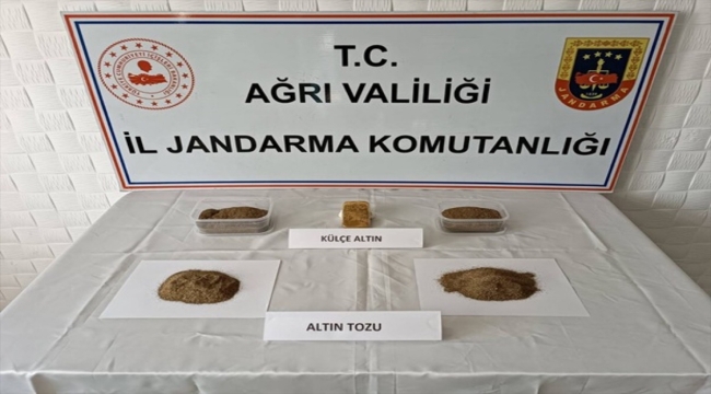 Ağrı'da İran plakalı otobüste külçe altın ve altın tozu ele geçirildi