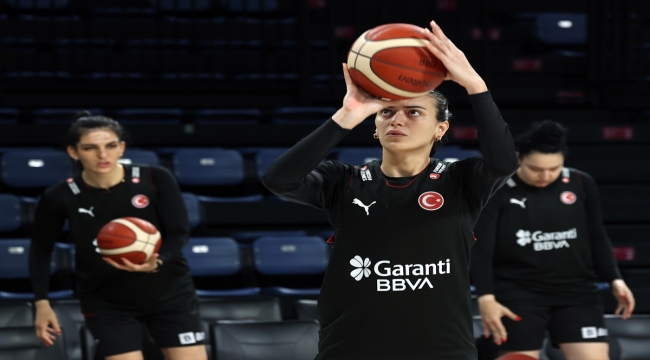 Avrupa Şampiyonası'na katılacak kadın milli basketbolcular için medya günü düzenlendi