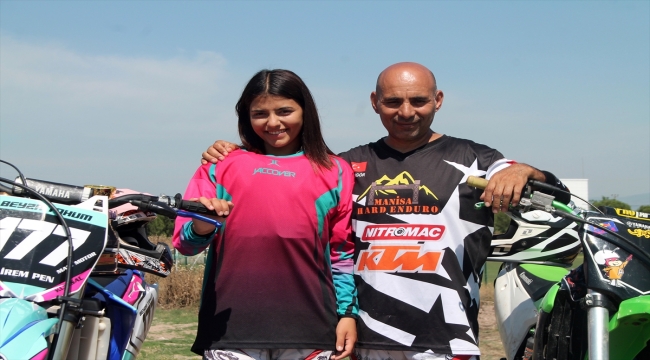 Babasının desteğiyle motokrosa başlayan Beyza'nın gözü şampiyonluklarda