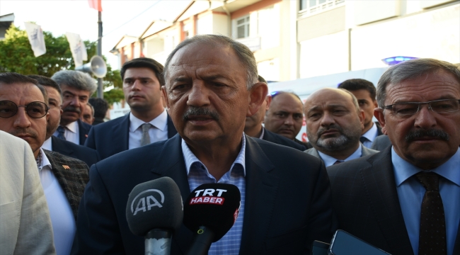 Bakan Özhaseki, Kahramanmaraş'ta bayram namazının ardından konuştu