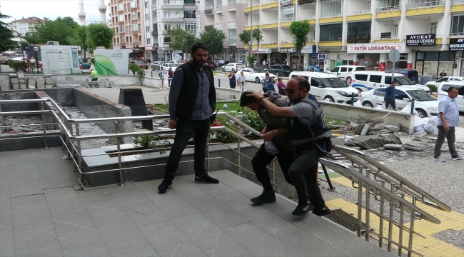 Çorum'da silahlı çatışmada yaralanan 3 kişiden 1'i tedavi gördüğü hastanede öldü