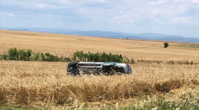 Edirne'de devrilen otomobildeki 2 kişi hayatını kaybetti