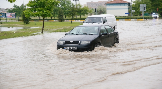 Eskişehir'de sağanak ve dolu etkili oldu