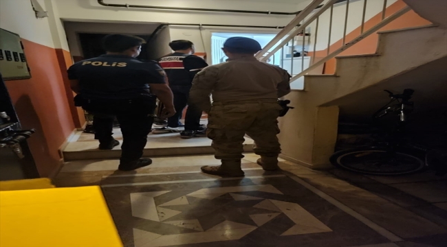 İzmir merkezli FETÖ operasyonunda 19 şüpheli gözaltına alındı