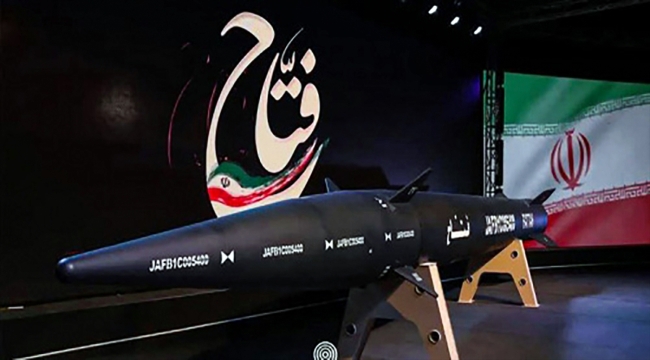 İran ilk "hipersonik" balistik füzesini tanıttı