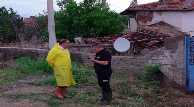 Kırıkkale'de sağanak nedeniyle dereler taştı, ev ve ahırları su bastı