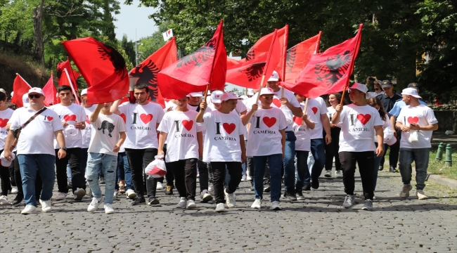 Kuzey Makedonya'daki Yunanistan Büyükelçiliği önünde "Çamerya" gösterisi