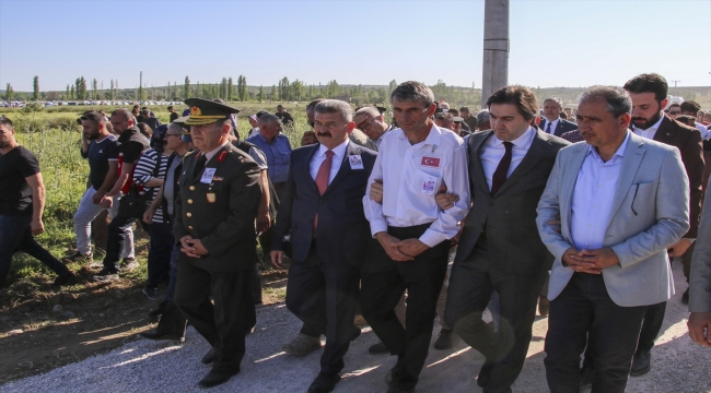 Şehit Piyade Sözleşmeli Er Özcan Kaya, son yolculuğuna uğurlandı