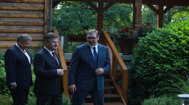 Sırbistan Cumhurbaşkanı Vucic, AB ve ABD Özel Temsilcilerini kabul etti