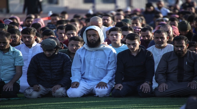 Suriye ordusunun yerinden ettiği siviller, bir bayrama daha evlerinden uzakta girdi