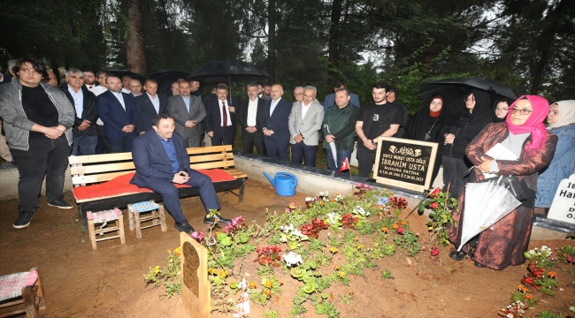 Ulaştırma ve Altyapı Bakanı Uraloğlu, Trabzon'da vatandaşlarla bayramlaştı