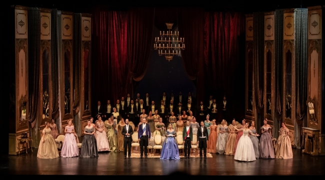 Uluslararası İstanbul Opera Festivali'nde "La Traviata" sanatseverlerle buluştu