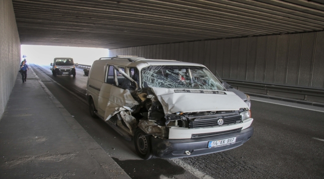 Uşak'ta zincirleme trafik kazasında 6 kişi yaralandı