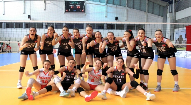17 Yaş Altı Kadın Milli Voleybol Takımı, Balkan Şampiyonası'nda finale yükseldi