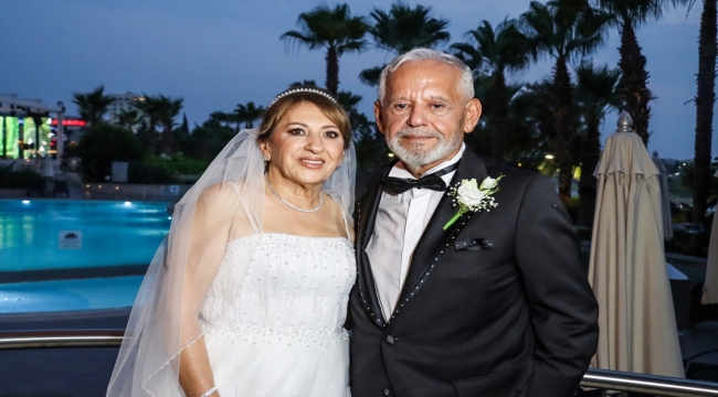 Adana'da 50 yıllık evli çift nikah tazeledi