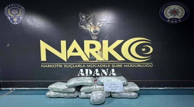 Adana'da otomobilde 20 kilo 684 gram esrar ele geçirildi