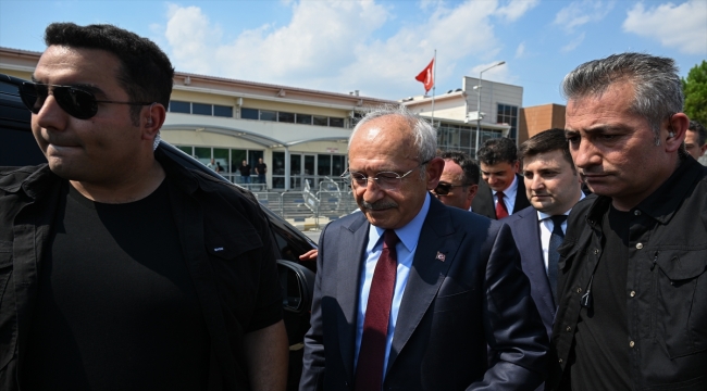 CHP Genel Başkanı Can Atalay'ı cezaevinde ziyaret etti