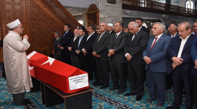 Erzurum'un Hınıs Belediye Başkanı Eren hayatını kaybetti