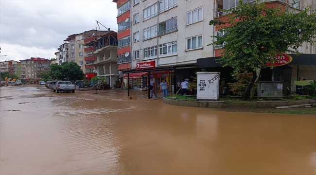 Giresun'da şiddetli yağış etkili oluyor