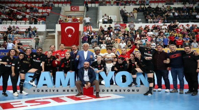 Hentbol Kadınlar Süper Lig'de Kastamonu Belediyespor 5 yıldır zirveyi bırakmadı