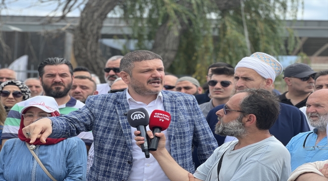 İBB'nin Artİstanbul Feshane'de açtığı sergi protesto edildi